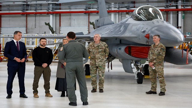 Hà Lan sẽ bắt đầu giao F-16 cho Ukraine.