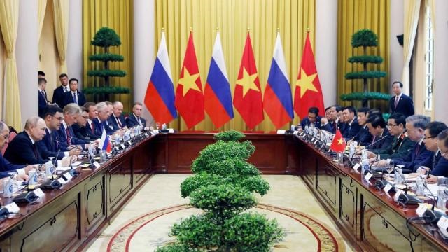 Mỹ nói thẳng là không vui khi Putin được tiếp đón long trọng ở Việt Nam.