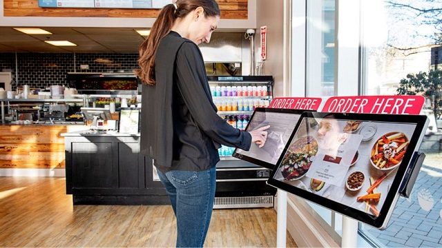 Tăng lương tối thiểu $20 một giờ. Một số nhà hàng đang thay thế chúng bằng ki-ốt bán hàng tự động .